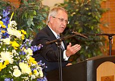 USU President Stan Albrecht